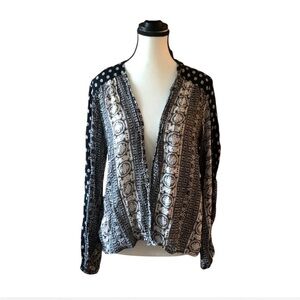 Forever21 Black and white printed boho flowy cardigan blouse